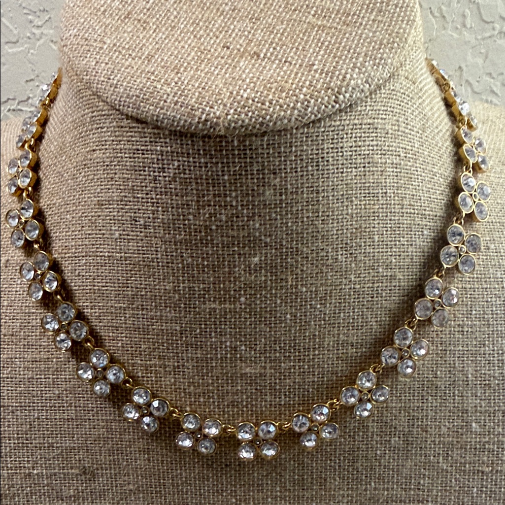 Ann Taylor Gold And Silver Floral Necklace 10$